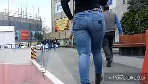 Punjabi Big ass walkin in mall